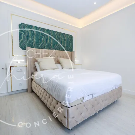 Your Champs Elysees Calm And Stylish Apartment *